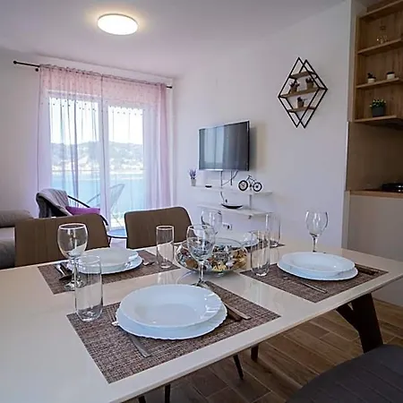 Laurel 4* Tisno