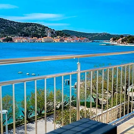 Laurel 4* Tisno